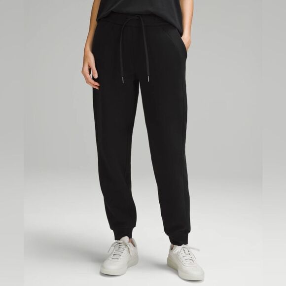 Lululemon Scuba Jogger - size 2 - Picture 3 of 7